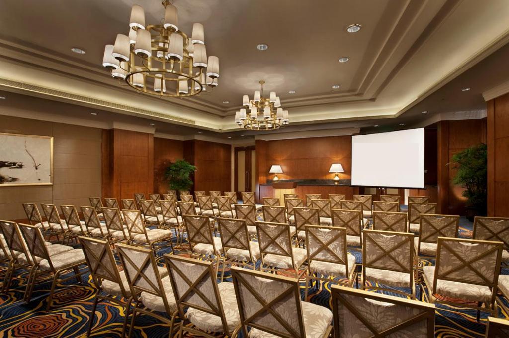 Doubletree By Hilton Pudong - Present Welcome Cookie Hotel